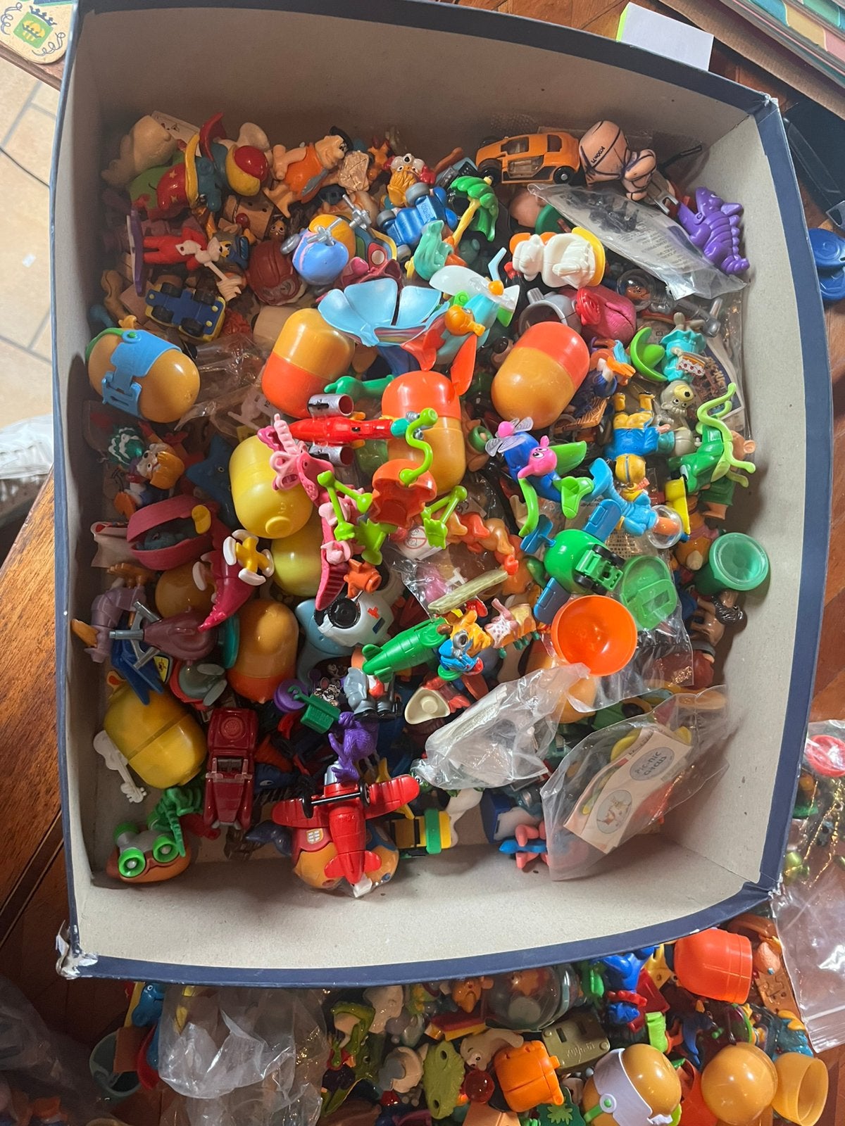 Lot de 320 surprises kinder, Enlèvement ou Envoi, Comme neuf