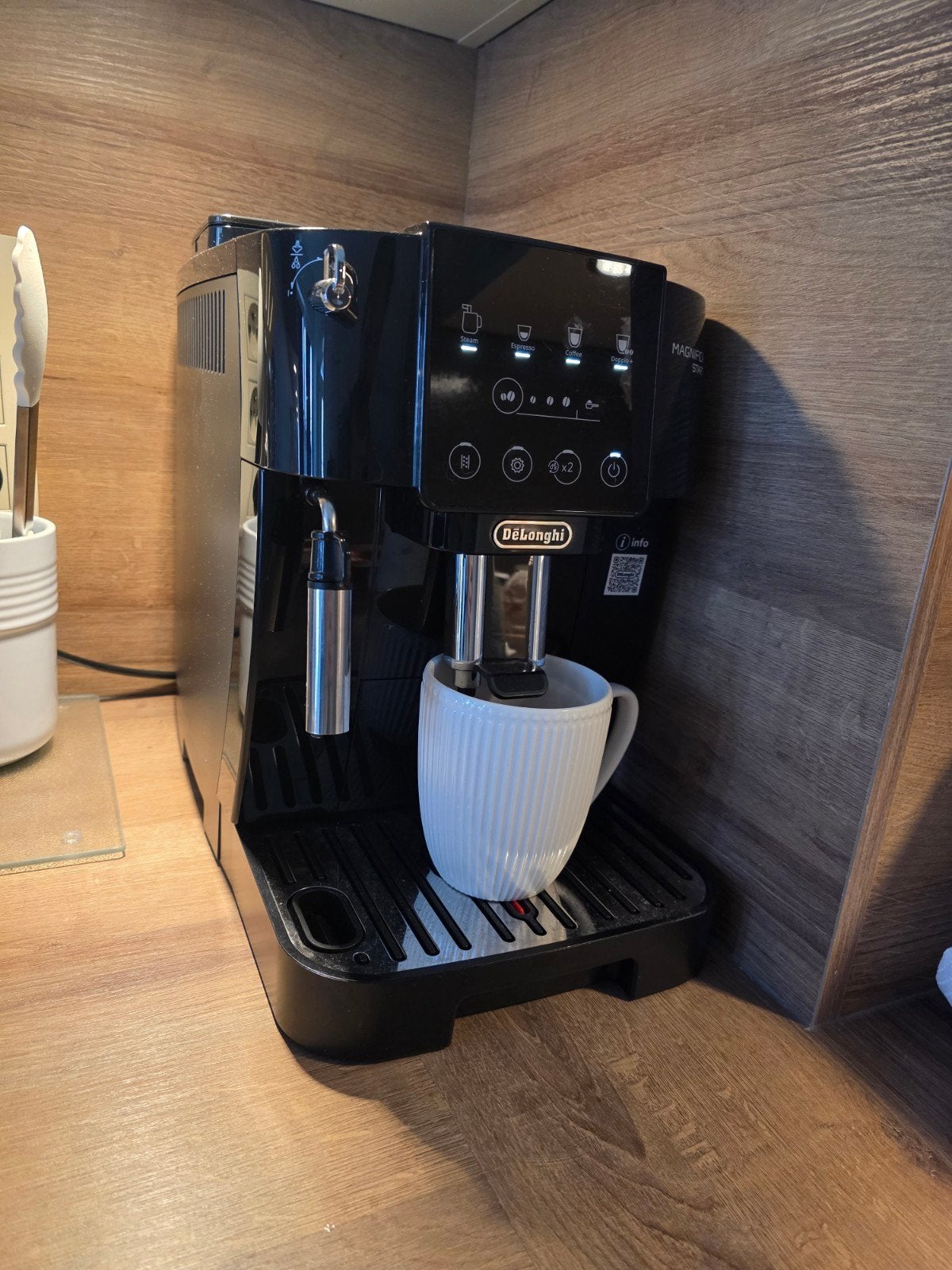 Delonghi, Electroménager, Réservoir d'eau amovible, Café moulu, Comme neuf, Enlèvement
