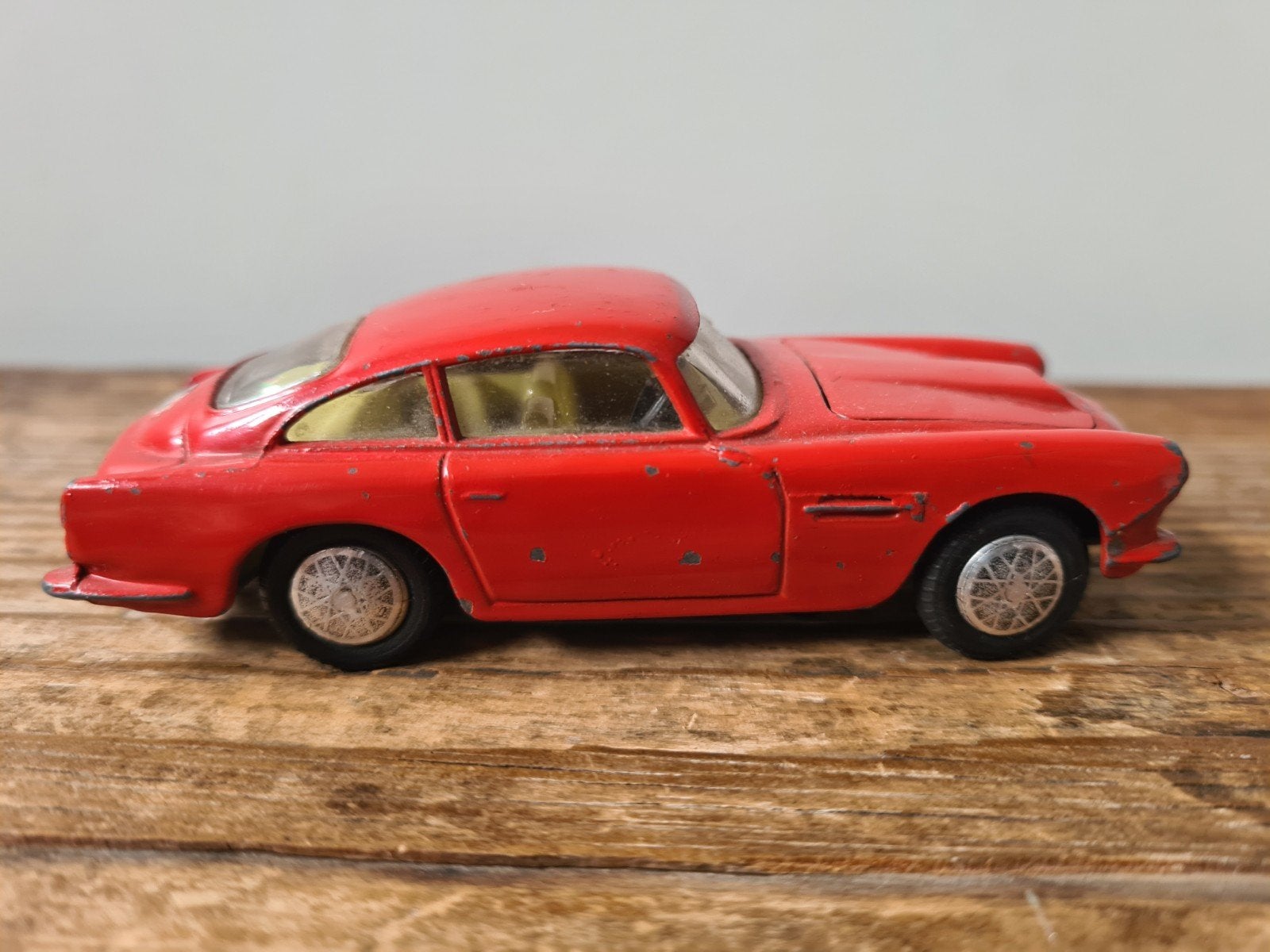 corgi toys aston martin db4, Hobby en Vrije tijd, Ophalen of Verzenden, Corgi
