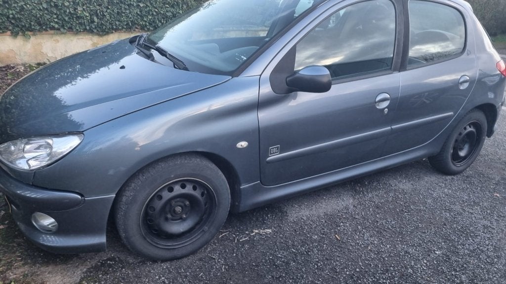 Peugeot 206 1.4hdi, Auto's, Sound system, Particulier, Zilver of Grijs, Te koop