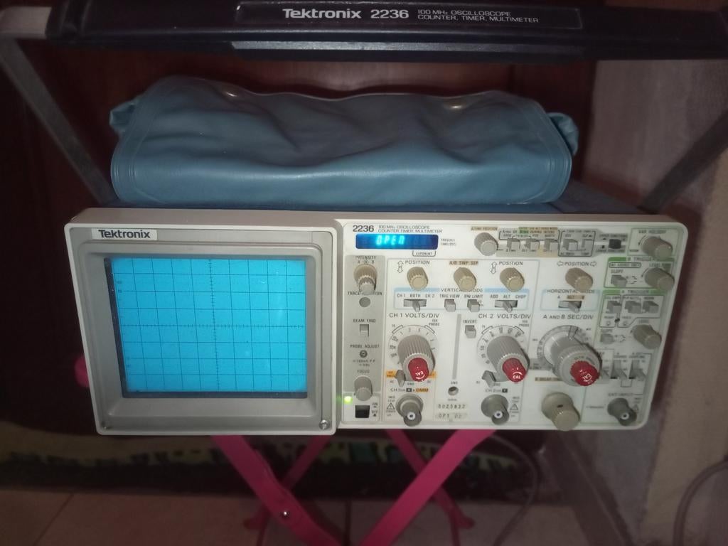 Osciloscope multimètre TEKTRONIX 2236, Enlèvement ou Envoi, Multimètre