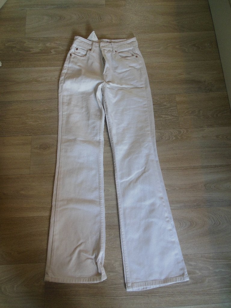 jeans Stradivarius confectiemaat 32 in perfecte nieuwstaat, Enlèvement ou Envoi, Blanc, Stradivarius, Comme neuf