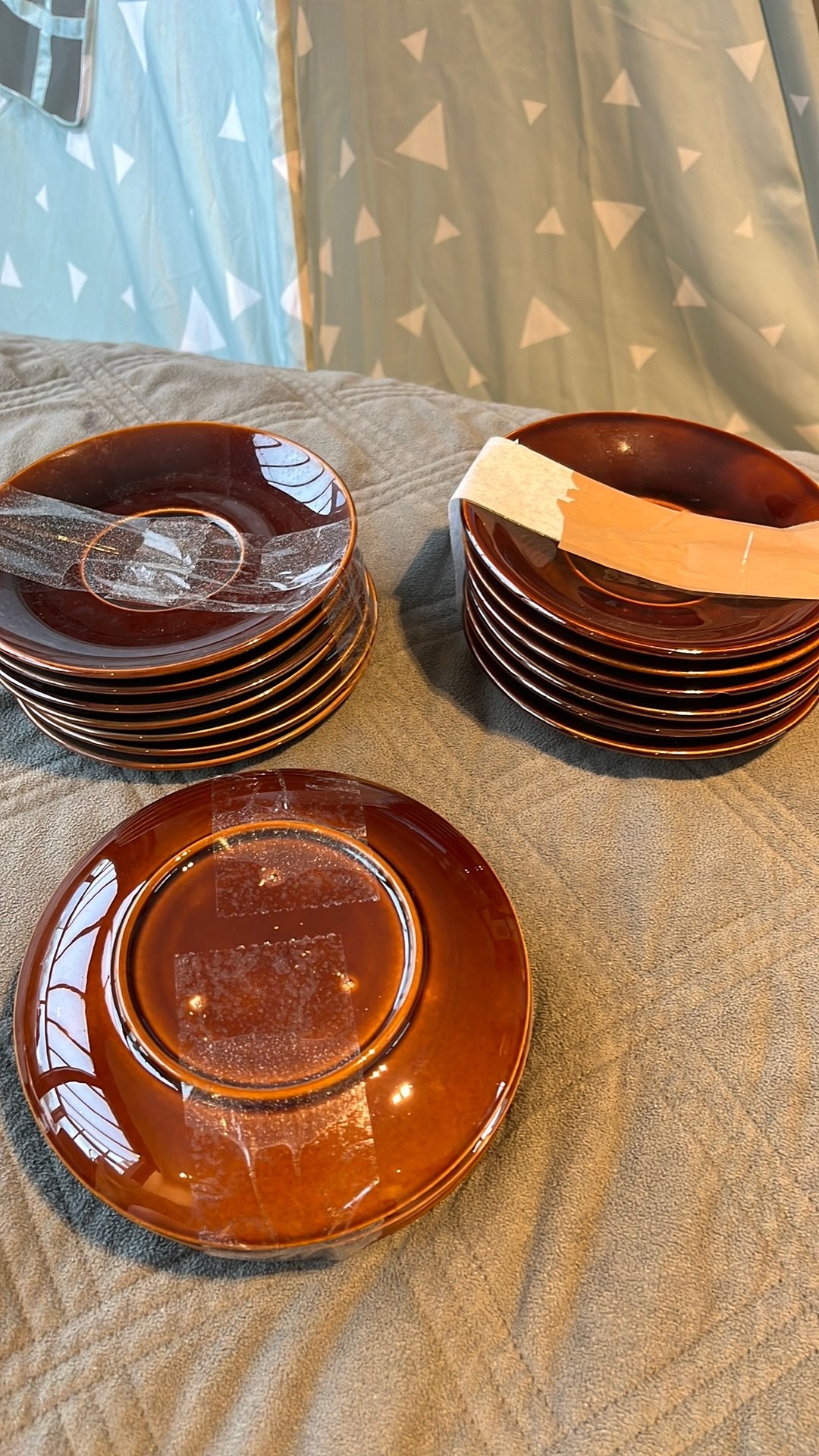 Grote set retro bruine gebaksbordjes schoteltjes 16 gaaf +2, Ophalen