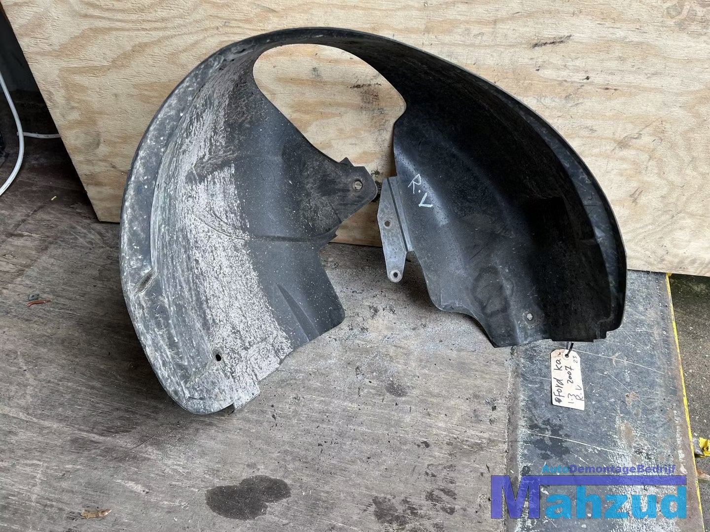 FORD KA 1 Rechts voor modderkuip 1996-2008, Info@ford.com, Avant, Ford Motor Company, American Road 1
48126  Dearborn