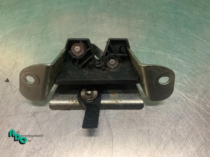 Mécanique de verrouillage hayon d'un Peugeot 107 (107 05-), Autos : Pièces & Accessoires, Carrosserie & Tôlerie, -, 3 mois de garantie
