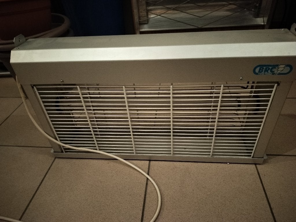 professionele elektrische vliegenlamp / insectendoder, Ophalen, Gebruikt