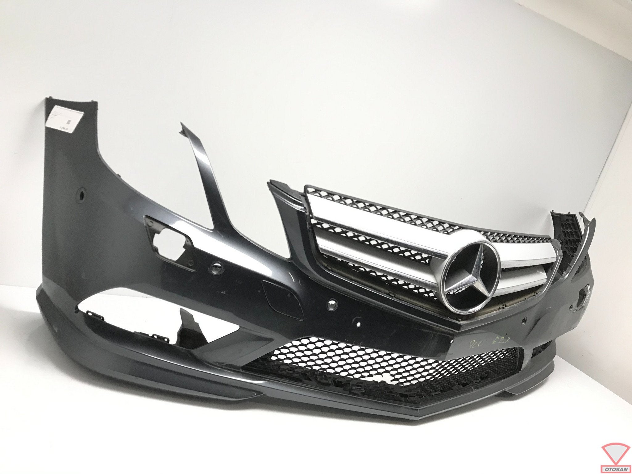 Mercedes E Klasse Coupe Cabrio A207 AMG Voorbumper KLS 6xPDC, Gebruikt, Mercedes-Benz AG, Voor, Mercedes-Benz