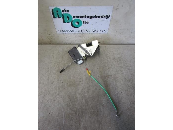 Serrure portière mécanique 4portes arrière droite d'un BM, -, 3 mois de garantie, Utilisé, -