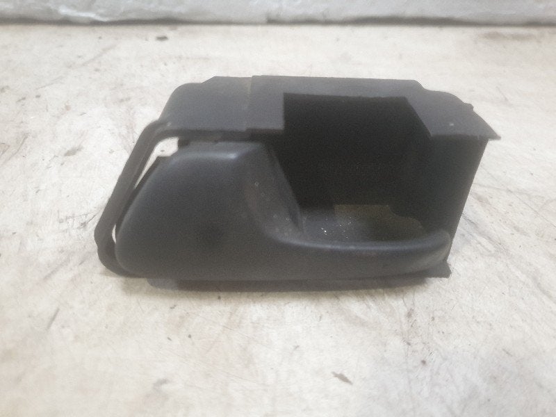 POIGNEE INTERIEURE GAUCHE Volkswagen Golf III Cabrio (1E), Volkswagen, Volkswagen AG, Utilisé, Kundenbetreuung@volkswagen.de