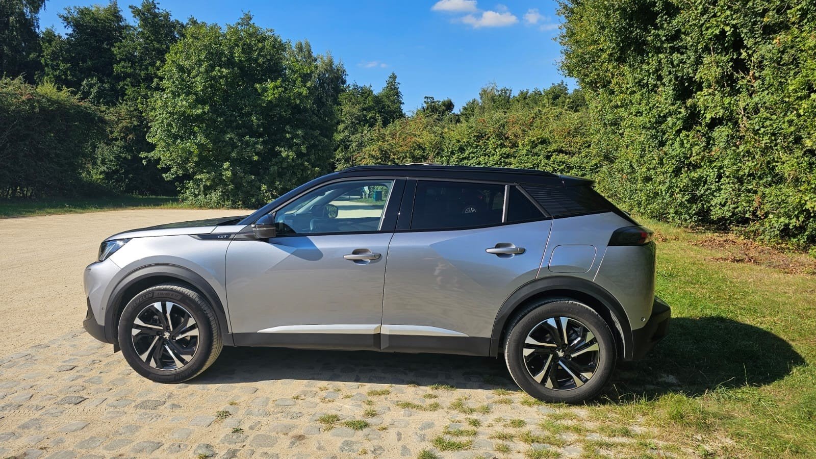 Een sexy trouwe wagen zoekt nieuwe partner! Peugeot 2008 GT, Auto's, Peugeot, Particulier, ABS, Achteruitrijcamera, Adaptieve lichten