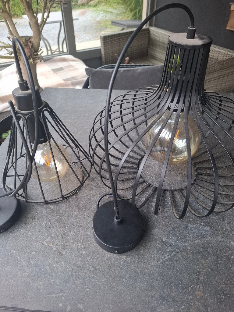 2 industrieele metalen hanglampen totaal 50 euro!, Ophalen