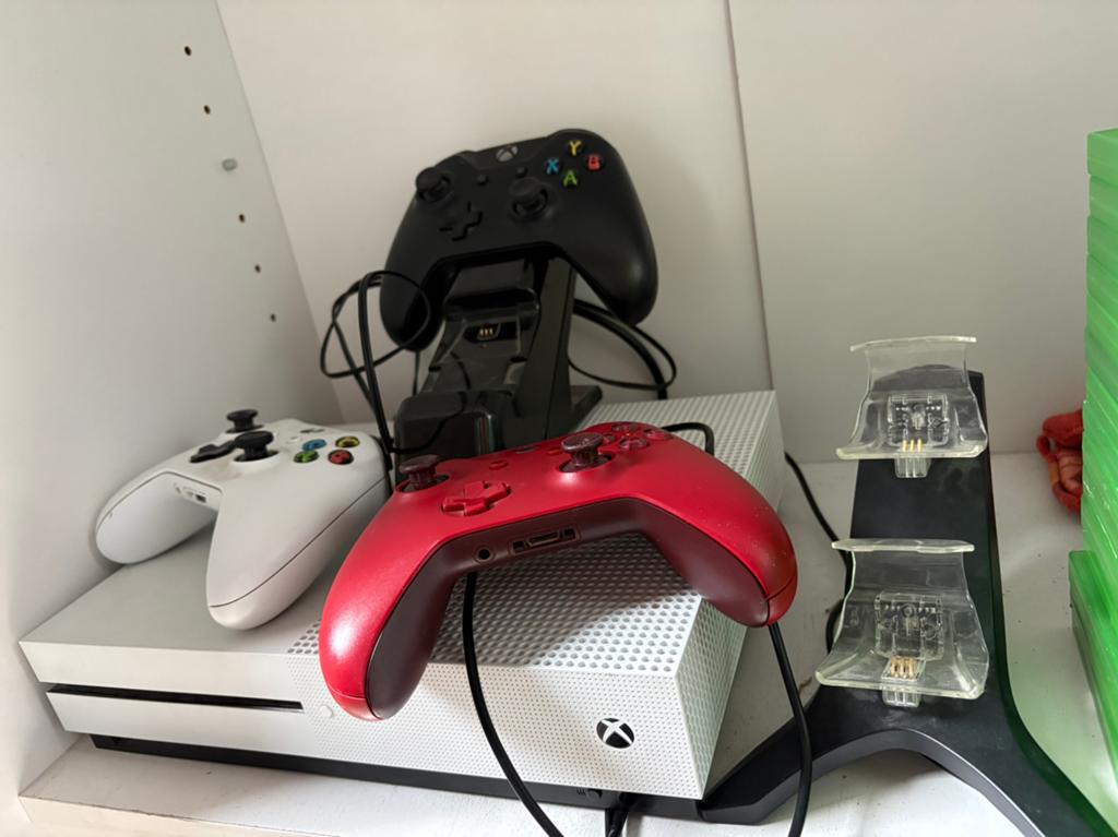 Xbox one met toebehoren, Games en Spelcomputers, Spelcomputers | Xbox One, Ophalen, Zo goed als nieuw, Xbox One
