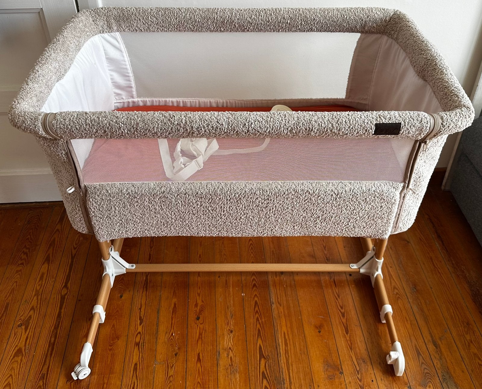 Co sleeper quax, Kinderen en Baby's, Babywiegjes en Ledikanten, Ophalen, Zo goed als nieuw