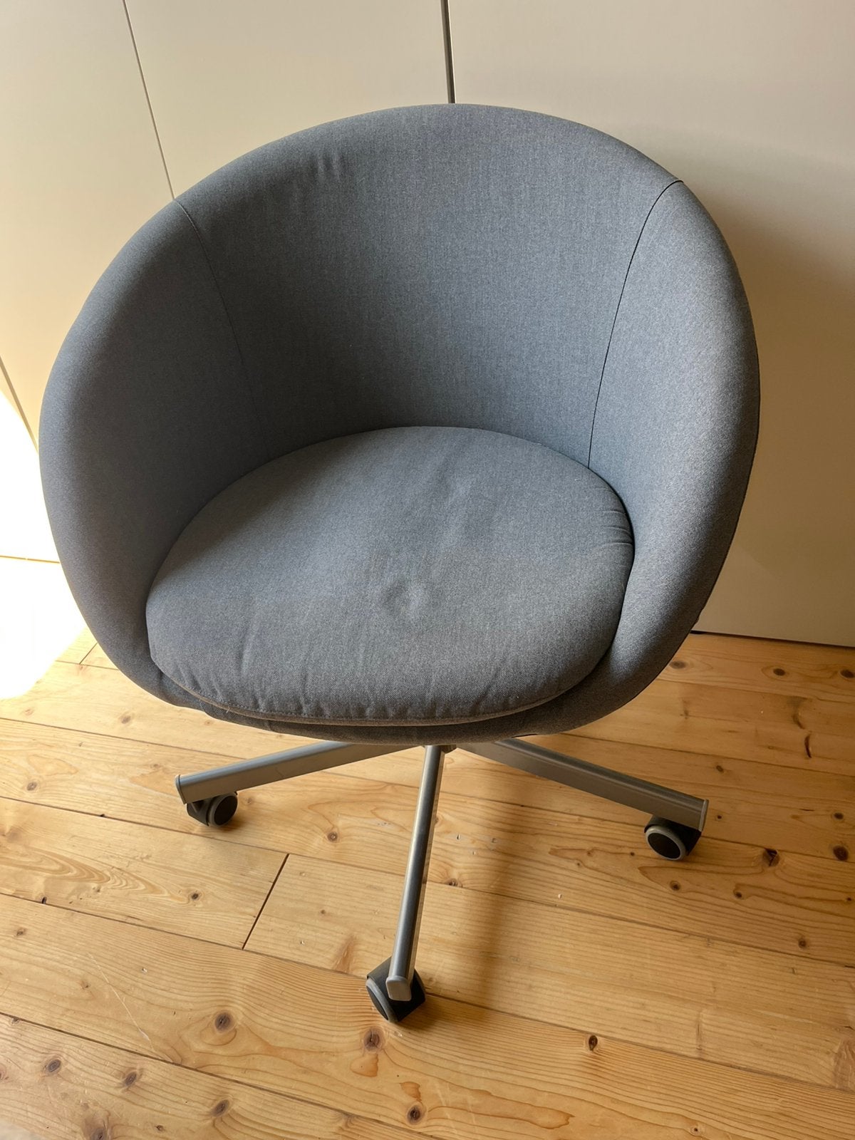 Bureaustoel IKEA SKRUVSTA, Maison & Meubles, Enlèvement, Comme neuf, Gris, Chaise de bureau