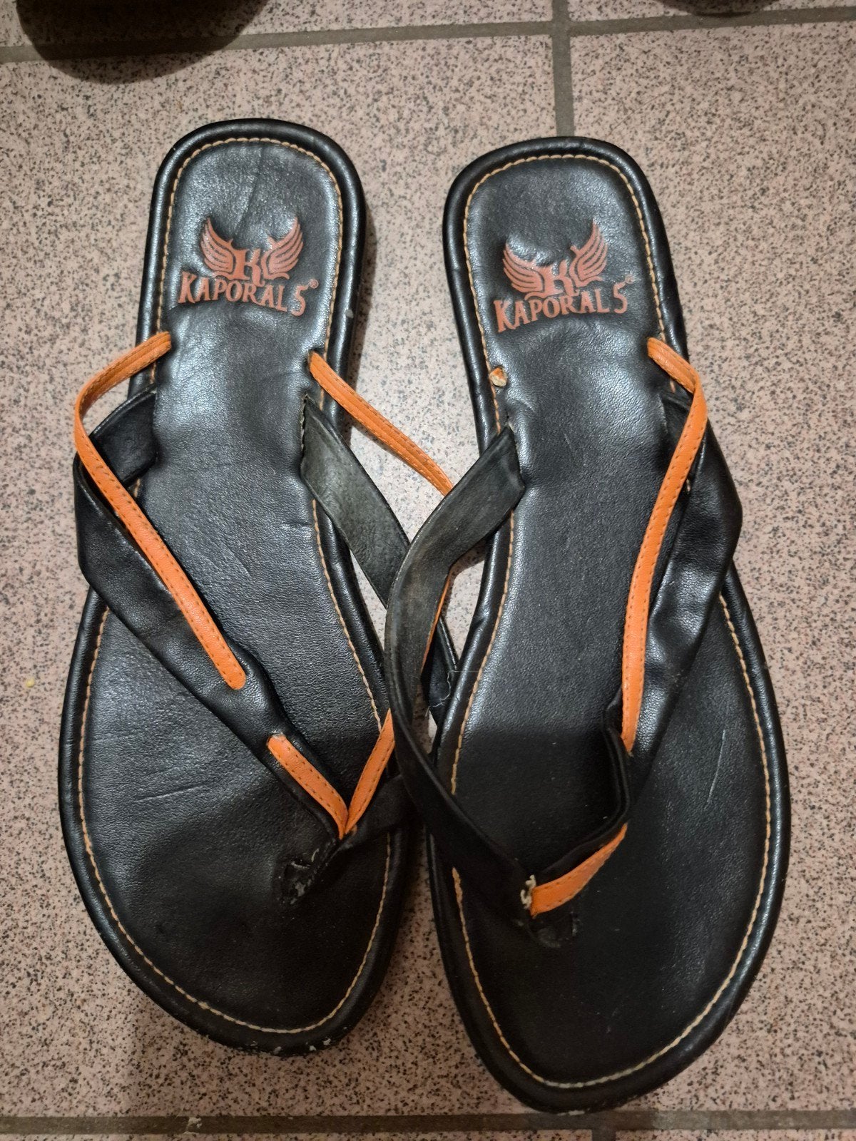 Claquette de marque 5 euro