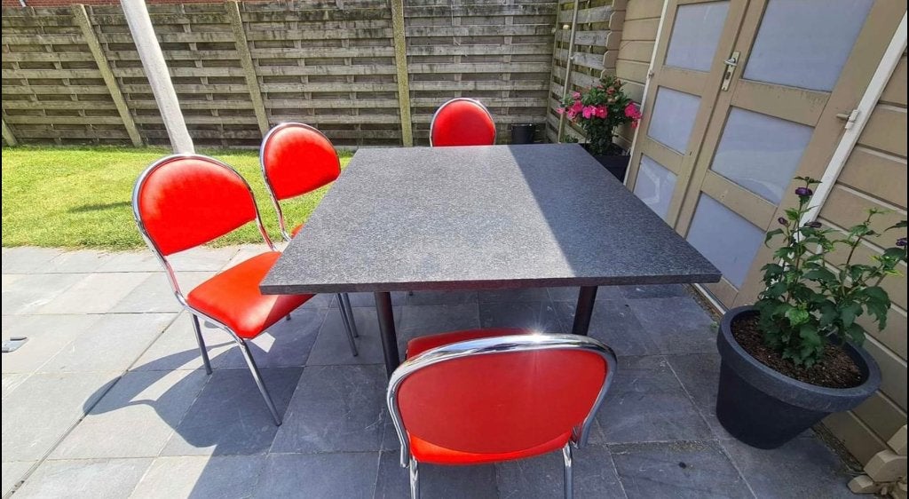 Grote GRANIETEN tafel met 4 retro stoelen (zeer zwaar), Huis en Inrichting, Tafels | Eettafels, Ophalen, Sixties, Zo goed als nieuw