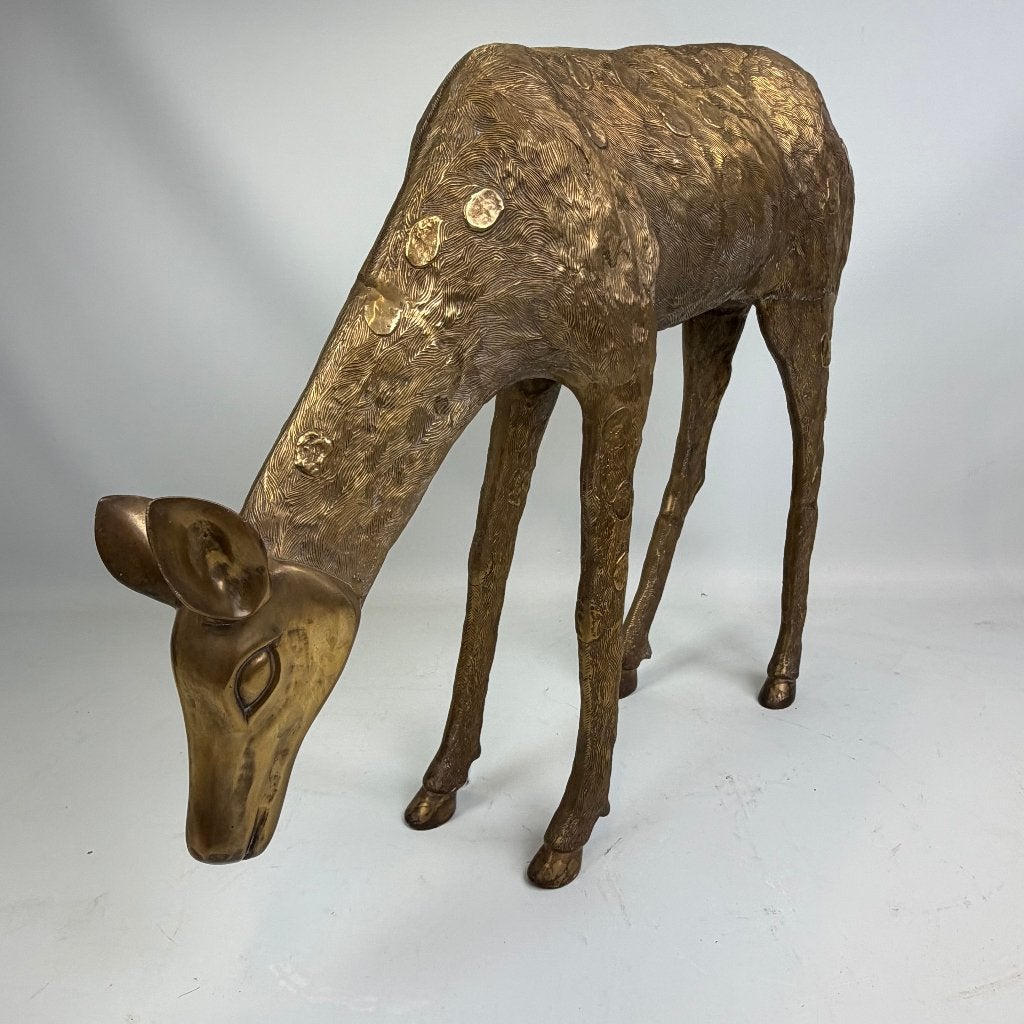Grande sculpture moderne du milieu du siècle d'un cerf, Mammifère, Enlèvement ou Envoi, Patiné, 50 - 100 cm