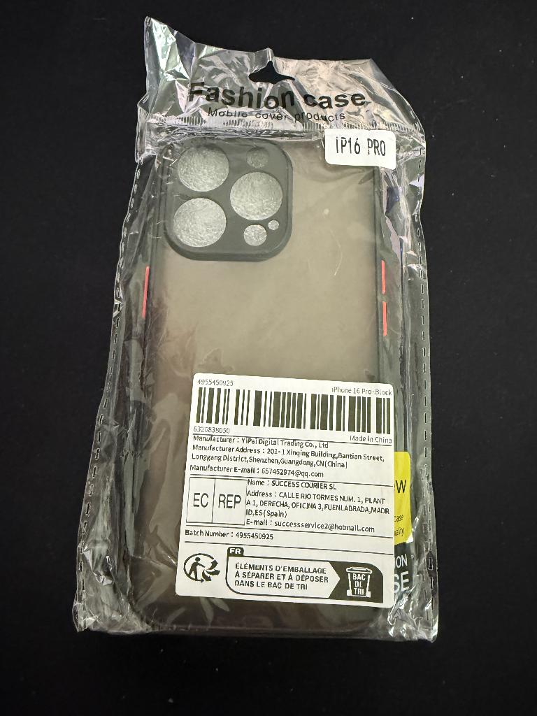 Coques pour iPhone 16 Pro - neuves - MagSafe et standard, Neuf, Plastique, Enlèvement, Protecteur de caméra