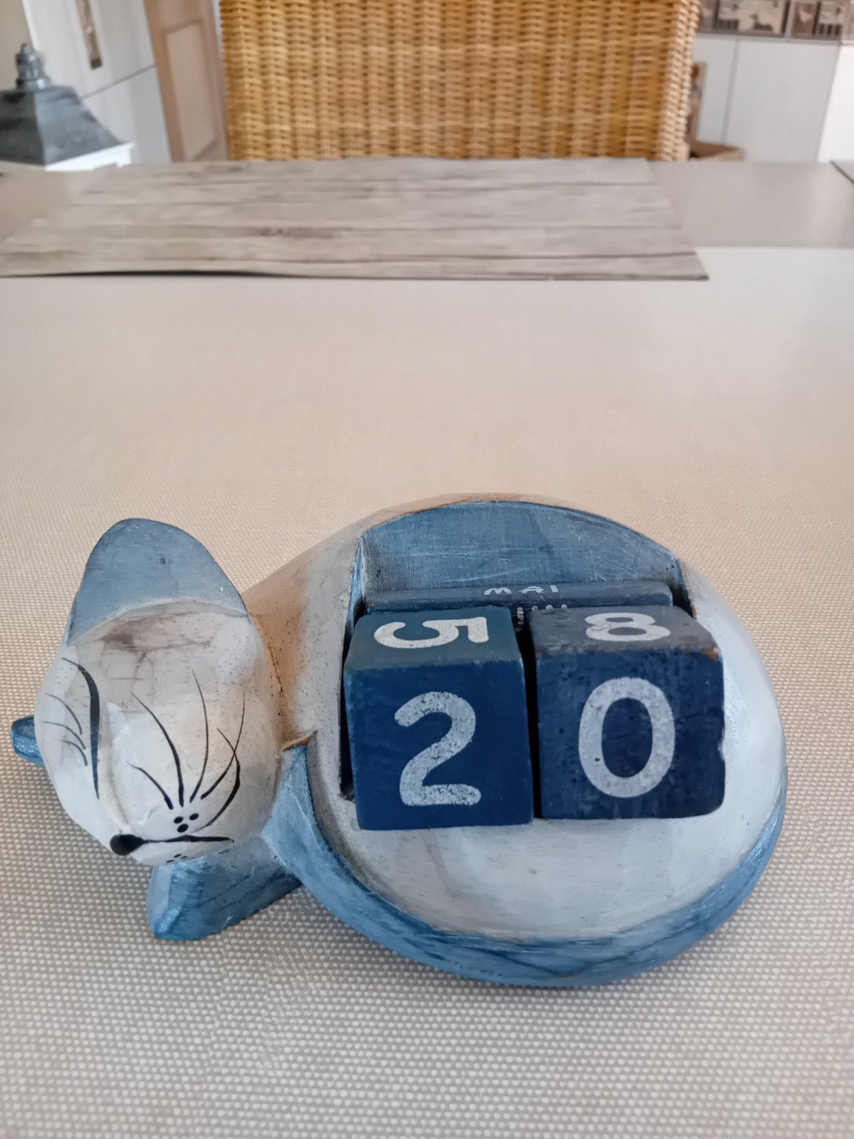 Calendrier perpétuel en bois en forme de chat 250 grammes, Vintage, Enlèvement ou Envoi, Bleu, Utilisé