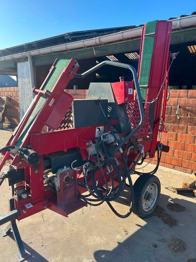 Machine à découper et fendre le bois, Enlèvement, Bûches