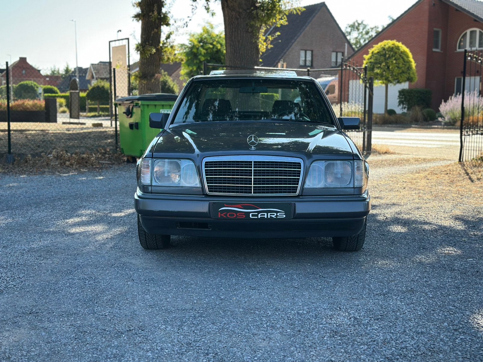 Mercedes E200 Diesel/1995/Oldtimer/W124/Facelift/Gekeurd, Auto's, Mercedes-Benz, Dealer onderhouden, Zwart, 4 cilinders, Bedrijf