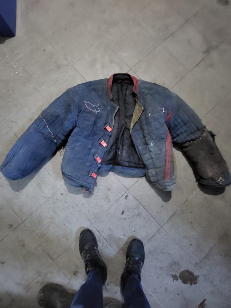 veste mordant chien, Enlèvement, Utilisé