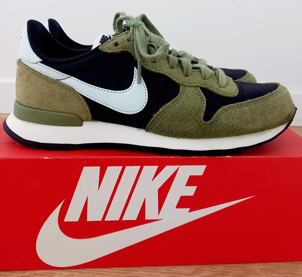 ZWARTE/LEGERGROENE SCHOENEN/SNEAKERS - NIKE – GOEDE STAAT!, Wit, Nike, Ophalen of Verzenden, Sneakers