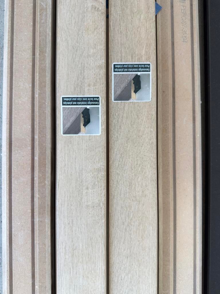 Lot de 4paquets de plinthes DecoMode Estoril.57,6m linéaires, Enlèvement, Comme neuf, Chêne, Plinthes