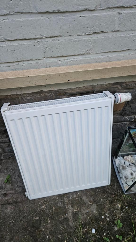 Radiator. Nieuw.  Met kraan. 50 breed en 60 hoog, Doe-het-zelf en Bouw, Ophalen, Radiator