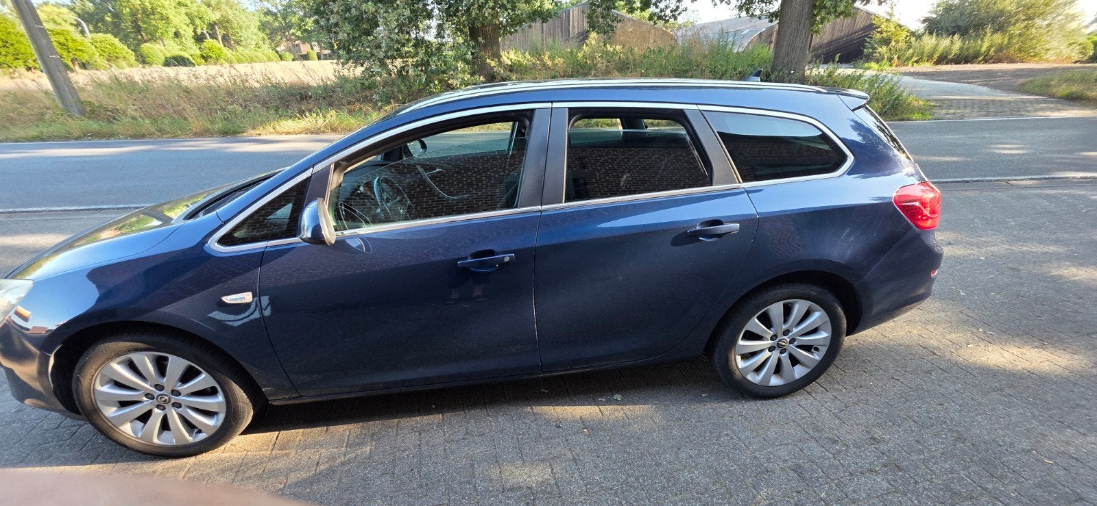 Opel Astra 1.4 Cosmo - 2011 - 128.404km , Autos, Euro 5, Achat, Radio, Entreprise