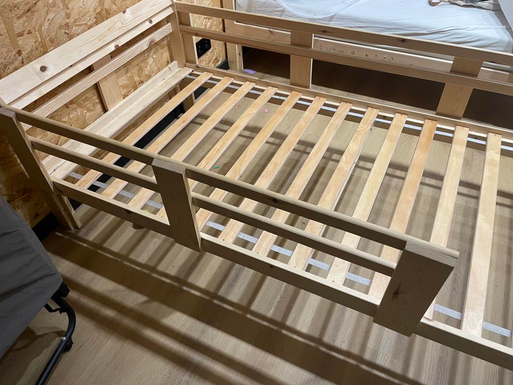 Lit Ikea enfant avec protection, Enlèvement, Utilisé, Lit