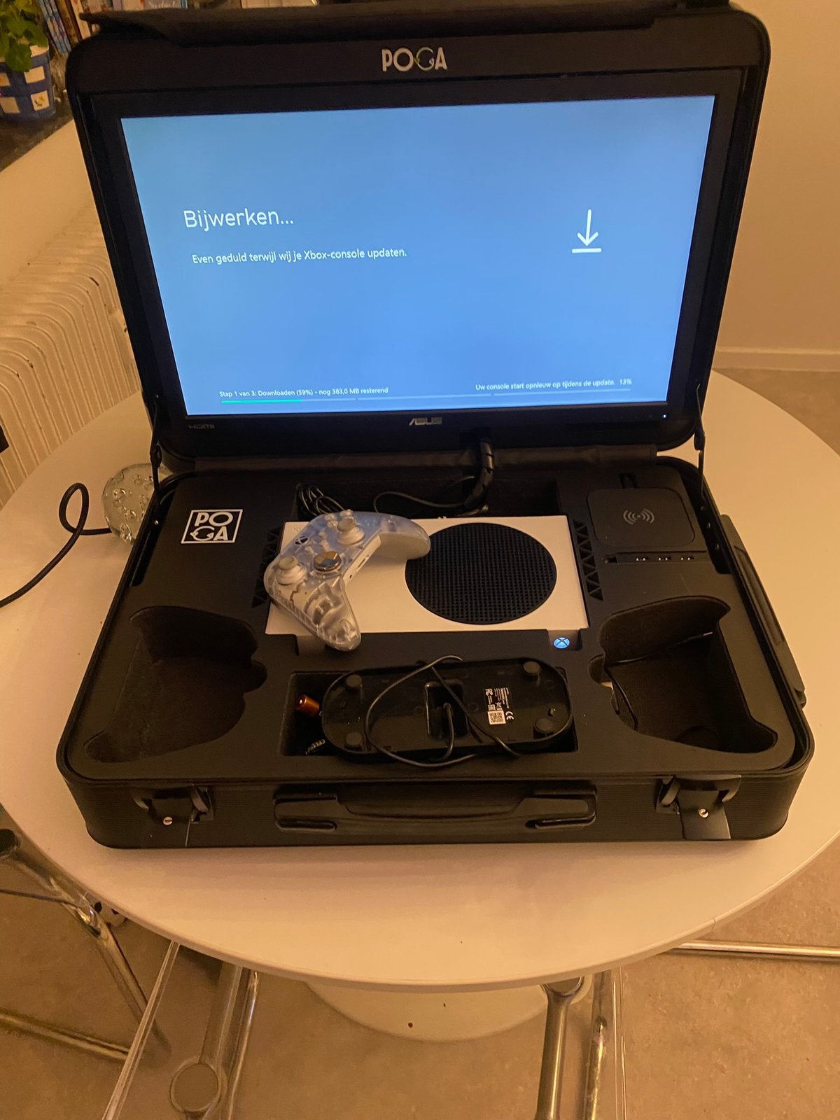 Poga mobiele console, Games en Spelcomputers, Ophalen of Verzenden, Zo goed als nieuw, Met 2 controllers, Met games