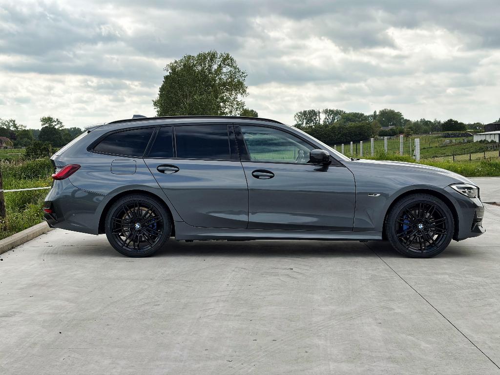 BMW 330e - 2022 - 128.787km - PANO - LEDER - CAMERA, Auto's, Automaat, Achterwielaandrijving, 4 cilinders, 34 g/km