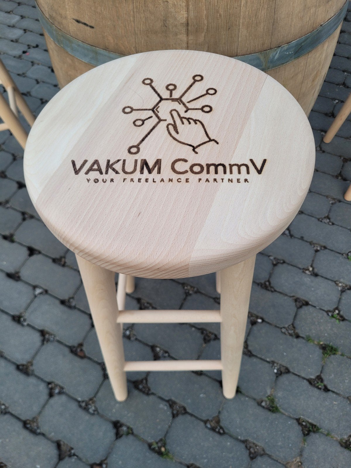 Tabourets de bar en bois de hêtre avec logo gravé comme vous, Maison & Meubles, Enlèvement