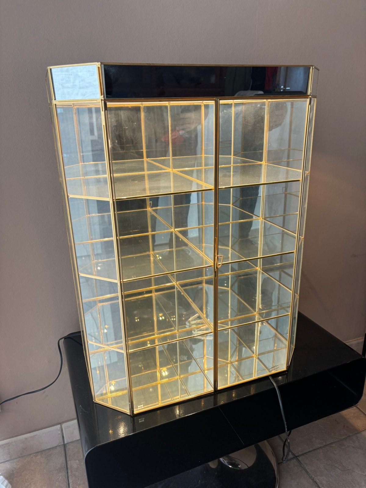Prachtige Handgemaakte Italiaanse Vintage Vitrinekast, Ophalen, Zo goed als nieuw, Glas