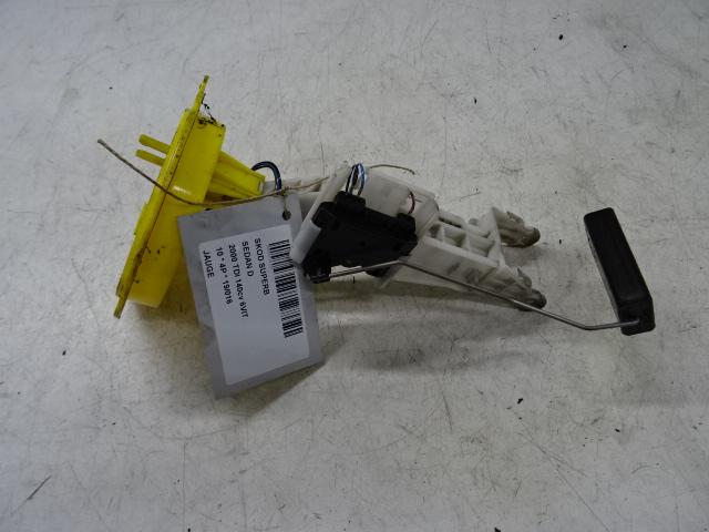 JAUGE D'HUILE Skoda Superb (3TAA) (01-2008/05-2015), Utilisé, Skoda