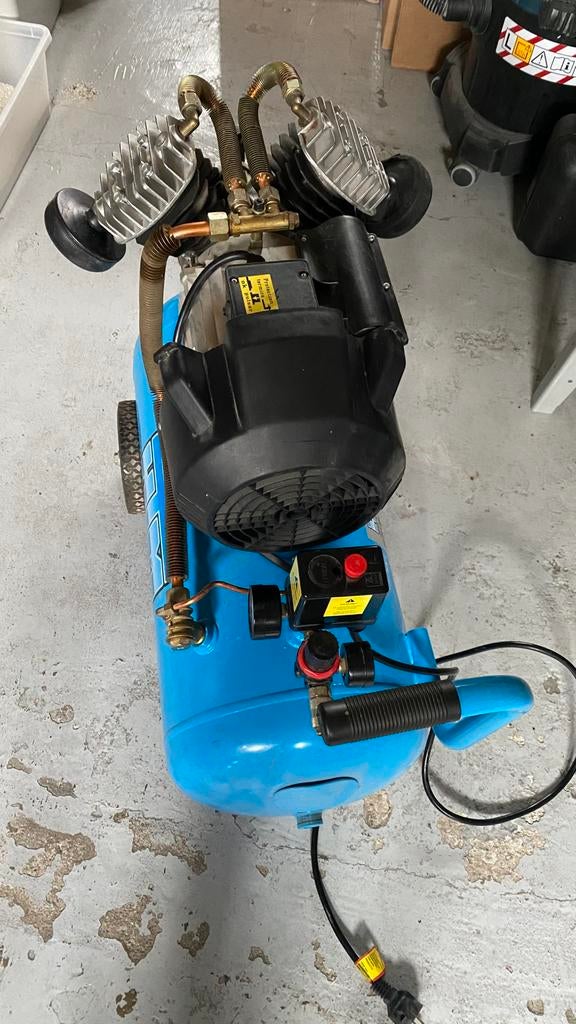 Compressor 50L 3cv 2 cylinder, Ophalen, 6 tot 10 bar, Zo goed als nieuw, 25 tot 100 liter