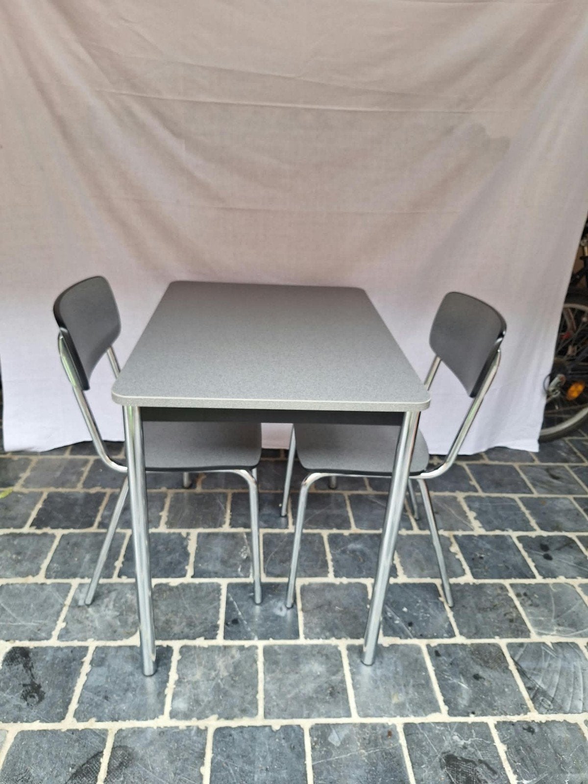 formica tafel met twee bijpassende stoelen., Huis en Inrichting, Ophalen