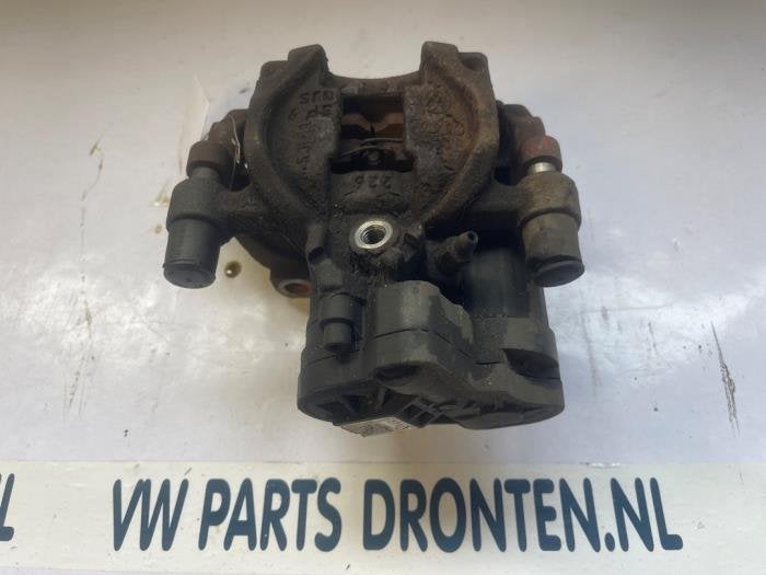 Etrier de frein (pince) arrière droit d'un Volkswagen Golf, Volkswagen, -, 3 mois de garantie, Utilisé