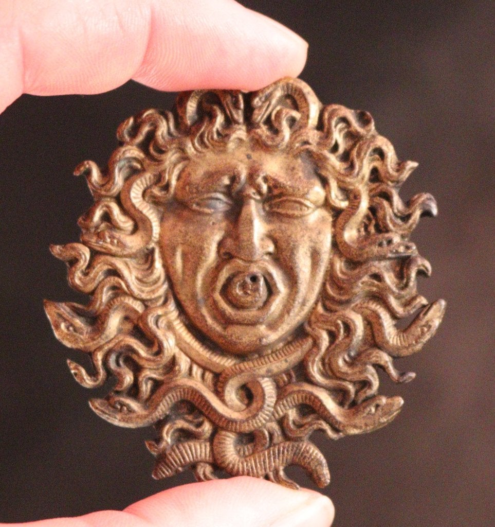 Klein bronzen reliëf van Medusa, Ophalen of Verzenden