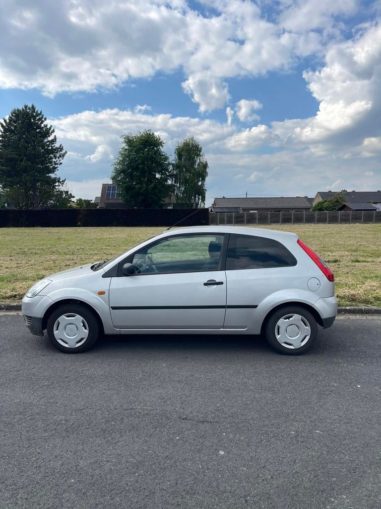 Ford fiesta, Auto's, Handgeschakeld, Particulier, Zilver of Grijs, 3 deurs