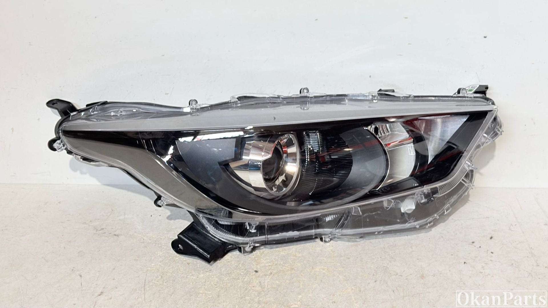 Toyota Yaris IV XP210 rechter koplamp rechts, Fabrikant BV, Gebruikt, Info@fabrikant.eu, Fabrikantstraat 1
1000 AA  Amsterdam, NL