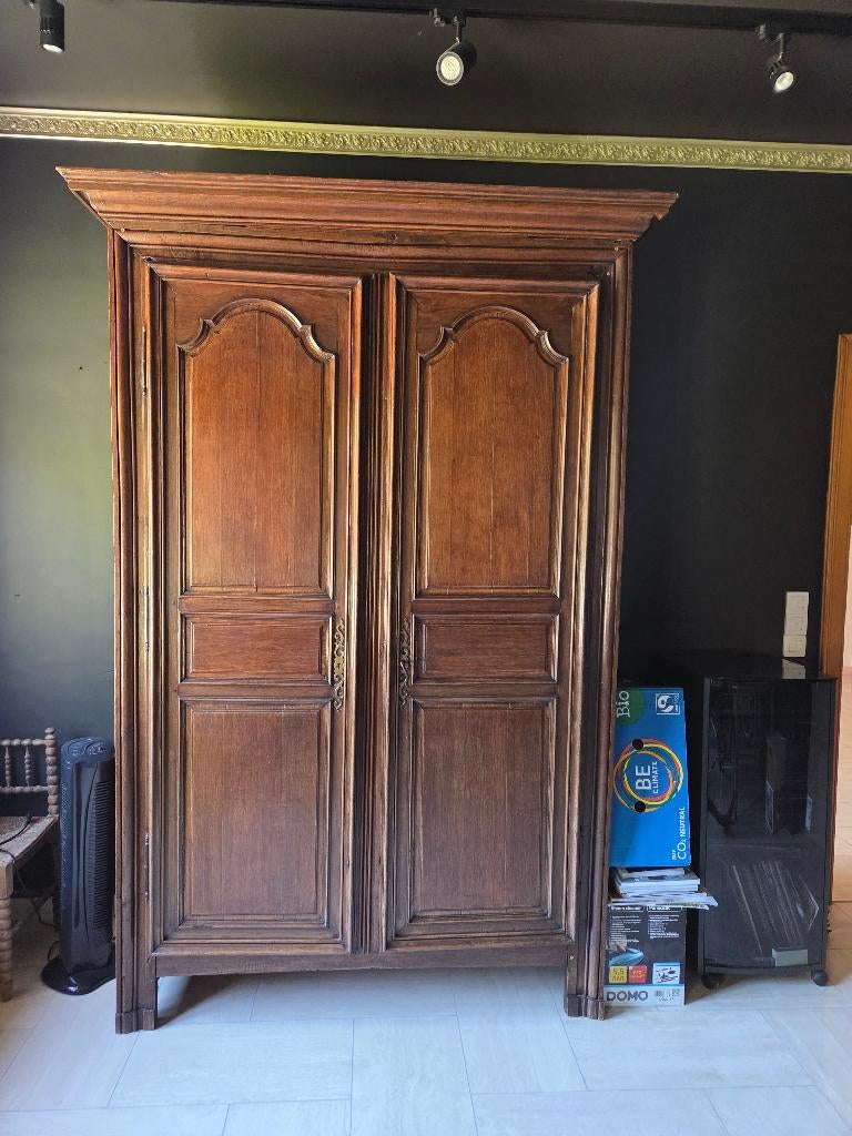 Armoire ancienne du XIXe siècle, Enlèvement