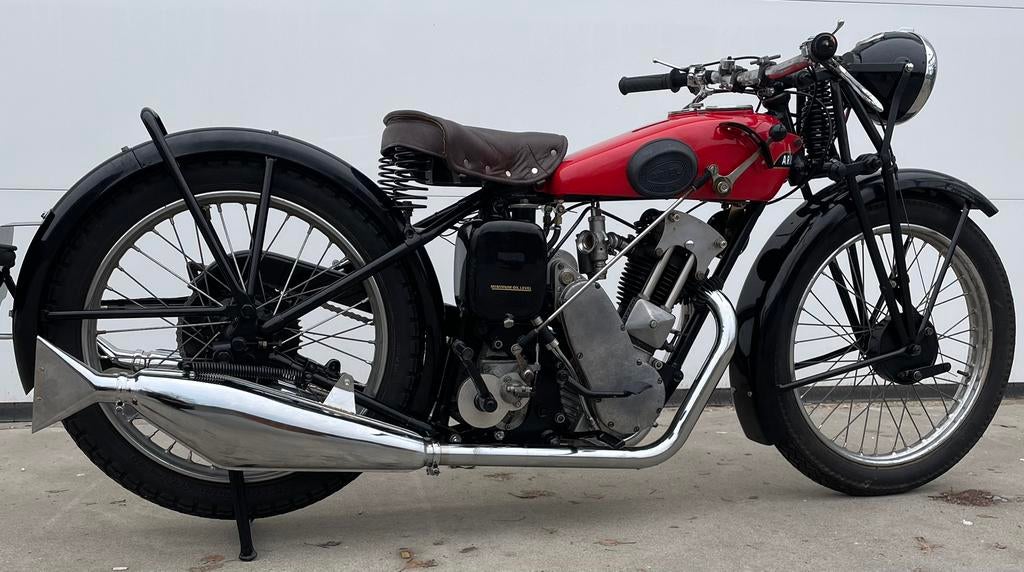 Ariel 250cc 1931, Motos