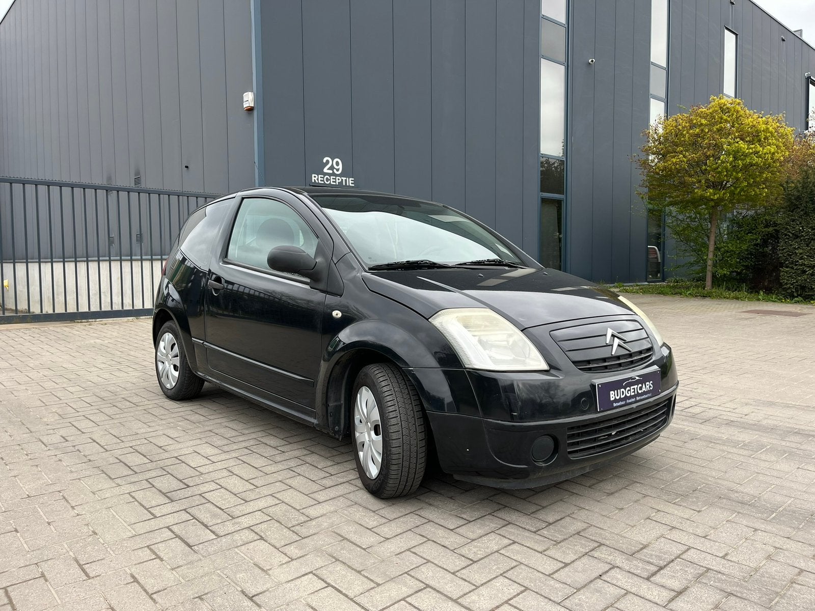 Citroen C2 1.1 Essence/2007/131 000 km/Prêt à router* 1750€, Autos, Citroën, Achat, Entreprise, Noir, Tissu