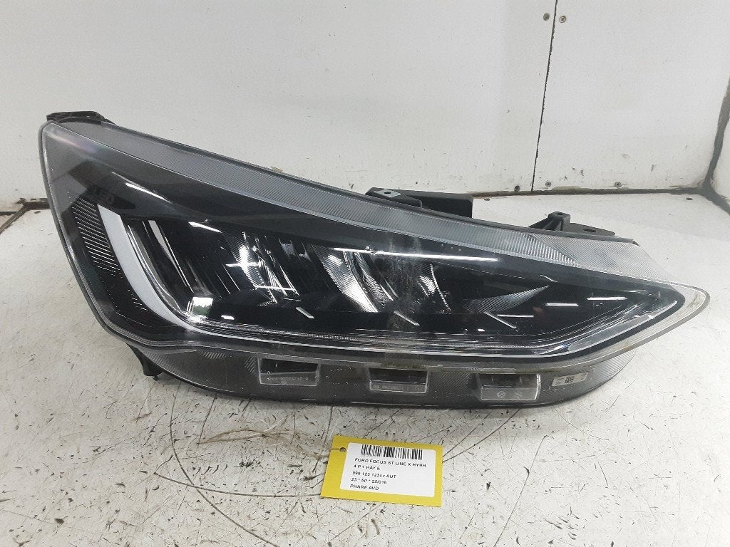 KOPLAMP RECHTS Ford Focus 4 (01-2018/12-2025) (NX7B13E014CF), Gebruikt, Henry-Ford-Straße  1
50735  Köln, DE, Ford-Werke GmbH