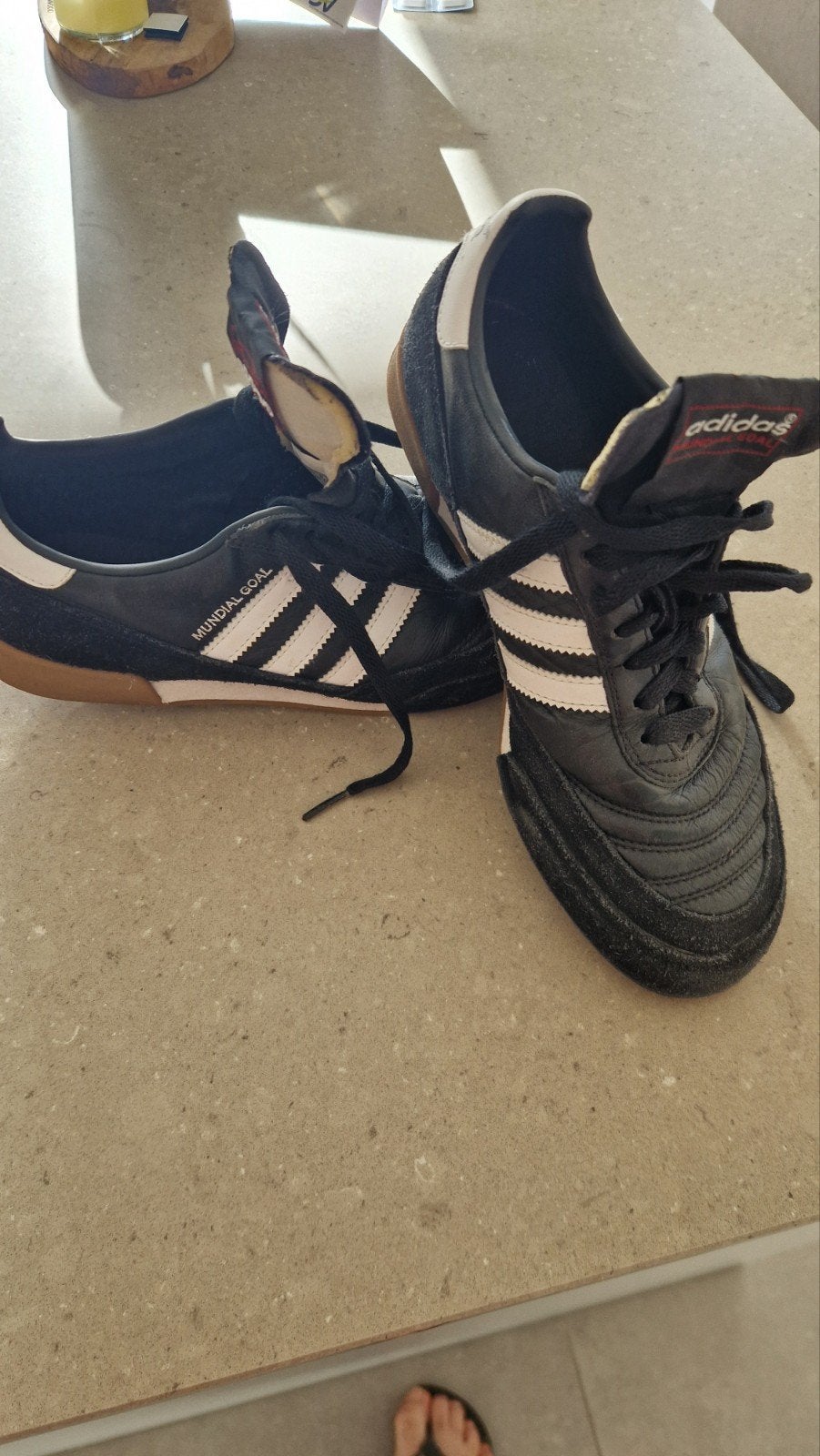 adidas zaalvoetvalschoen, Sports & Fitness, Enlèvement