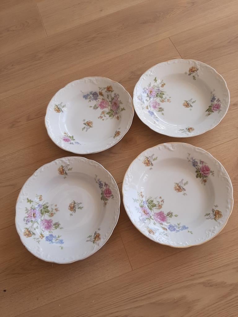 4 porseleinen borden van Defuisseaux de Baudour, Antiek en Kunst, Ophalen