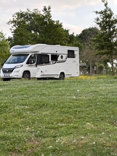 Benimar Mileo 263 - 2023 - 5 zitplaatsen, Réfrigérateur, Entreprise, Fiat, Boîte manuelle
