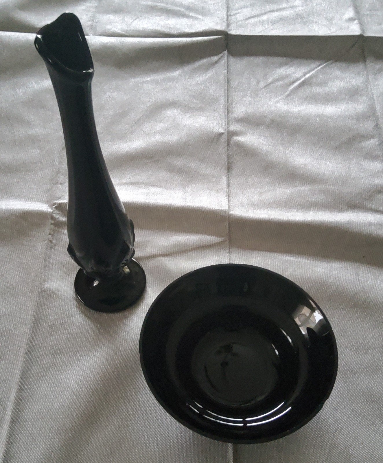 Vase noir avec relief et bol., Maison & Meubles, Accessoires pour la Maison | Vases, Enlèvement, Comme neuf, Noir, Verre
